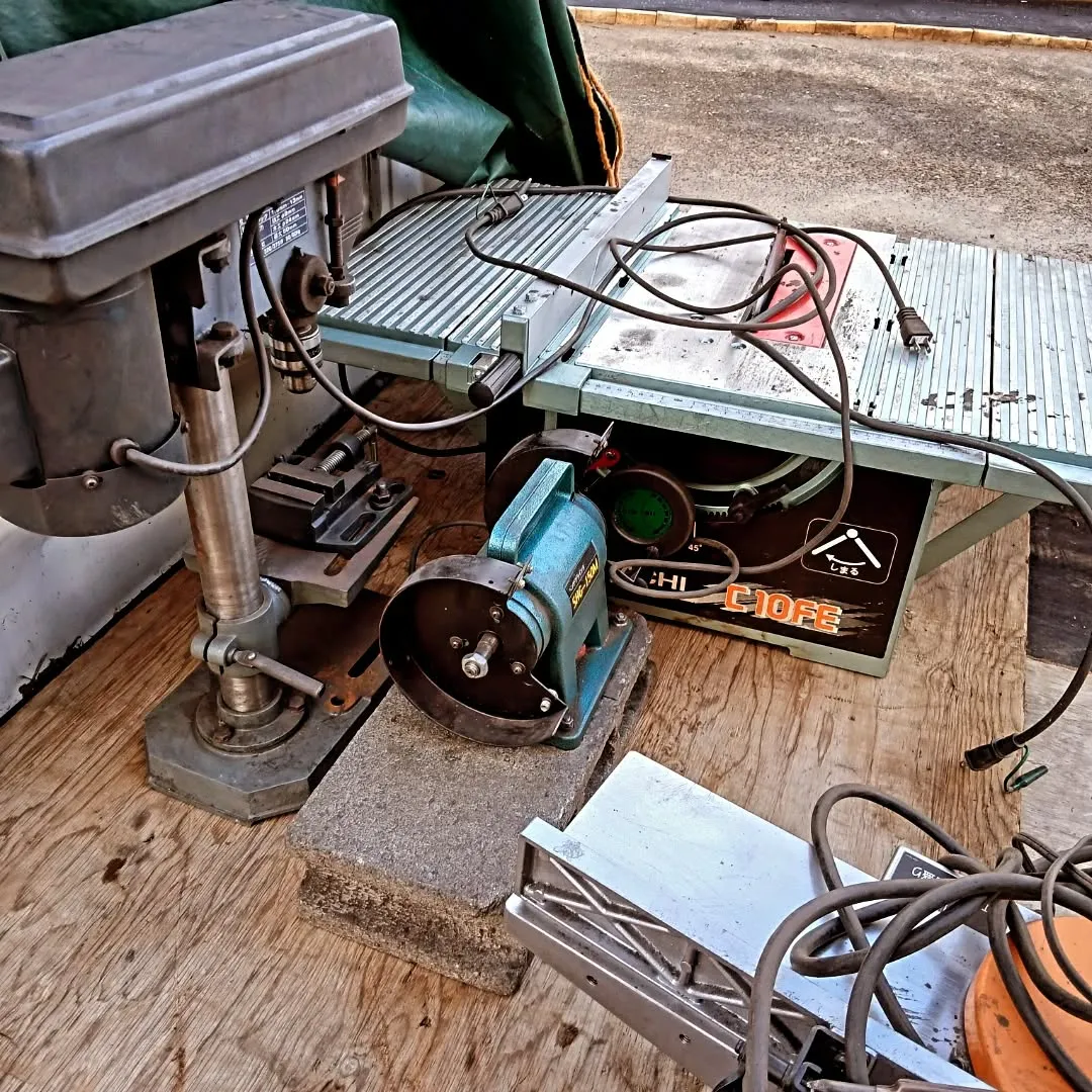 本日は燕市にて、職人さんが大切に使っていた工具を買取りさせて...