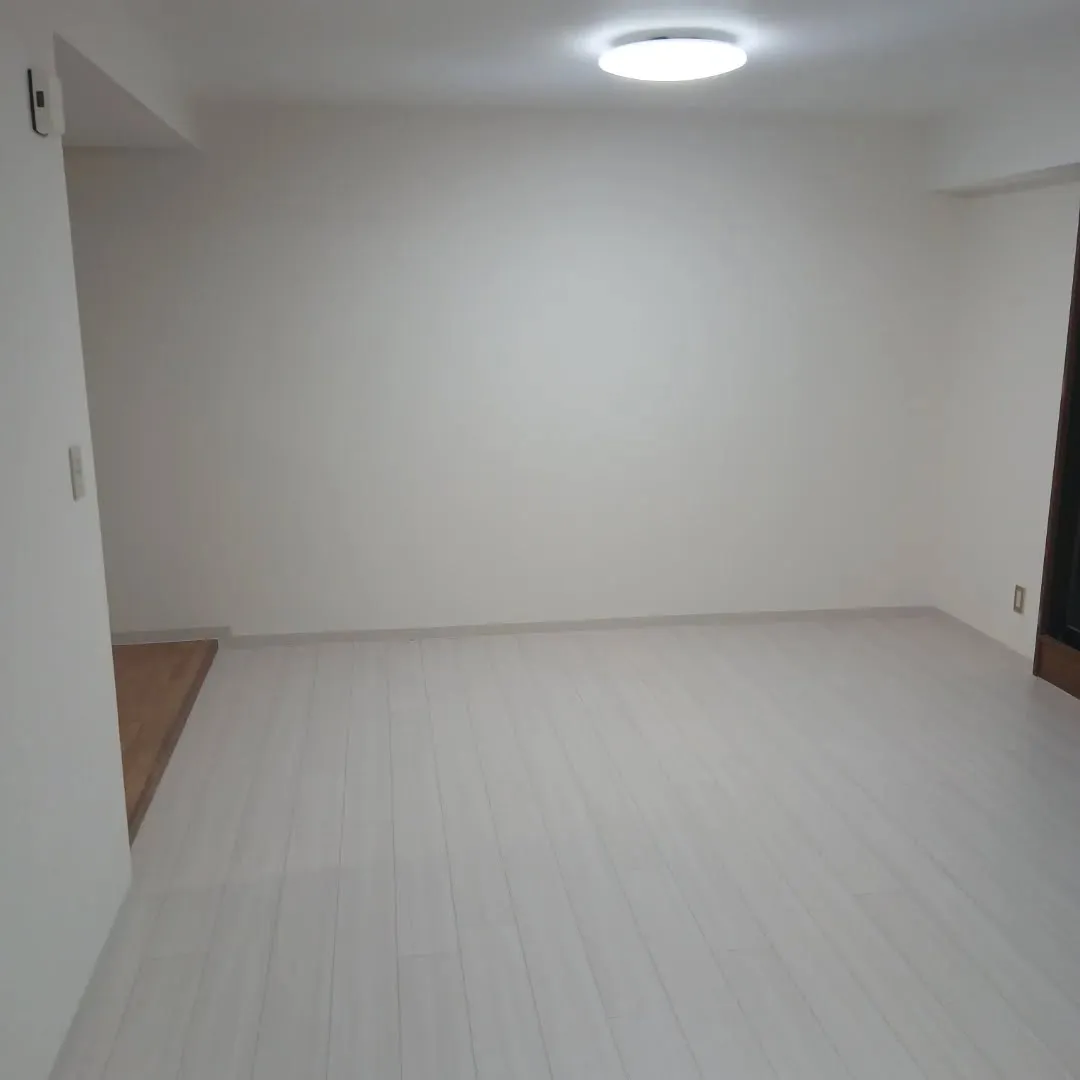 私たちは、駅前ビルのテナントの現状回復工事を無事に完了しまし...