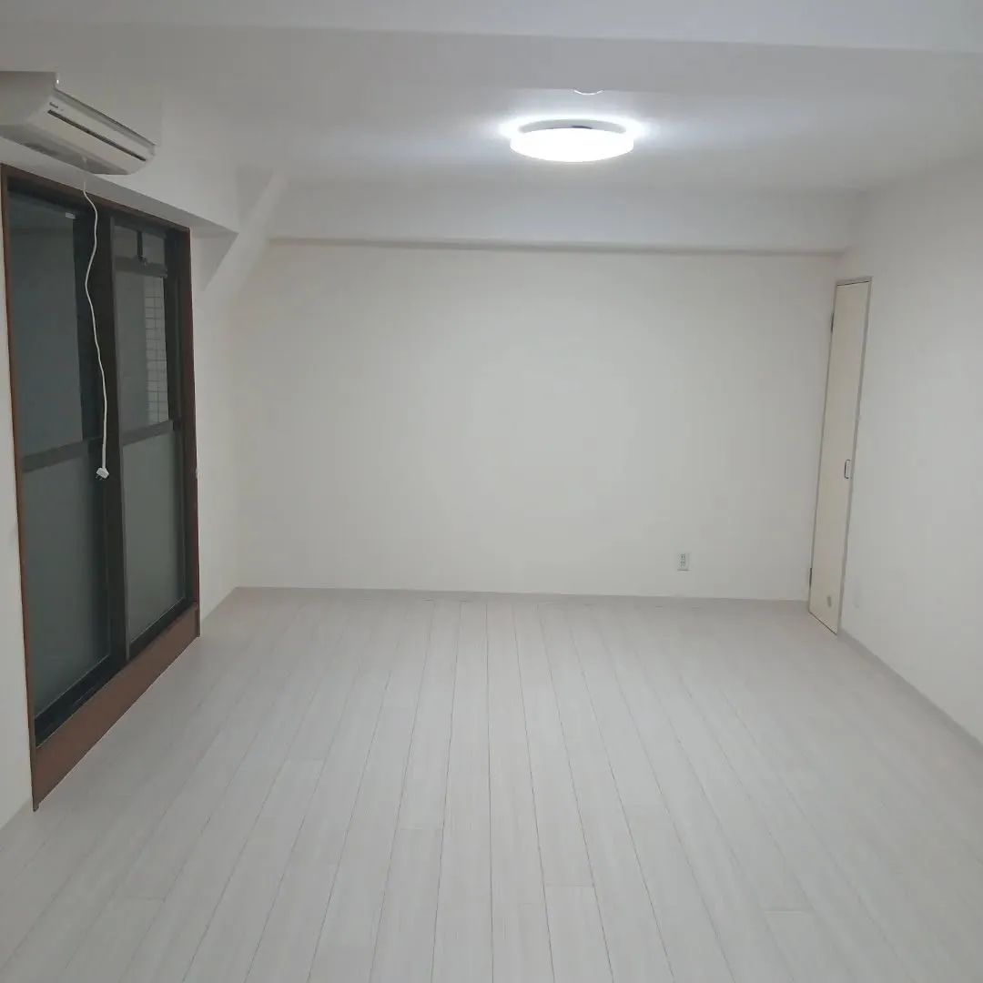 私たちは、駅前ビルのテナントの現状回復工事を無事に完了しまし...