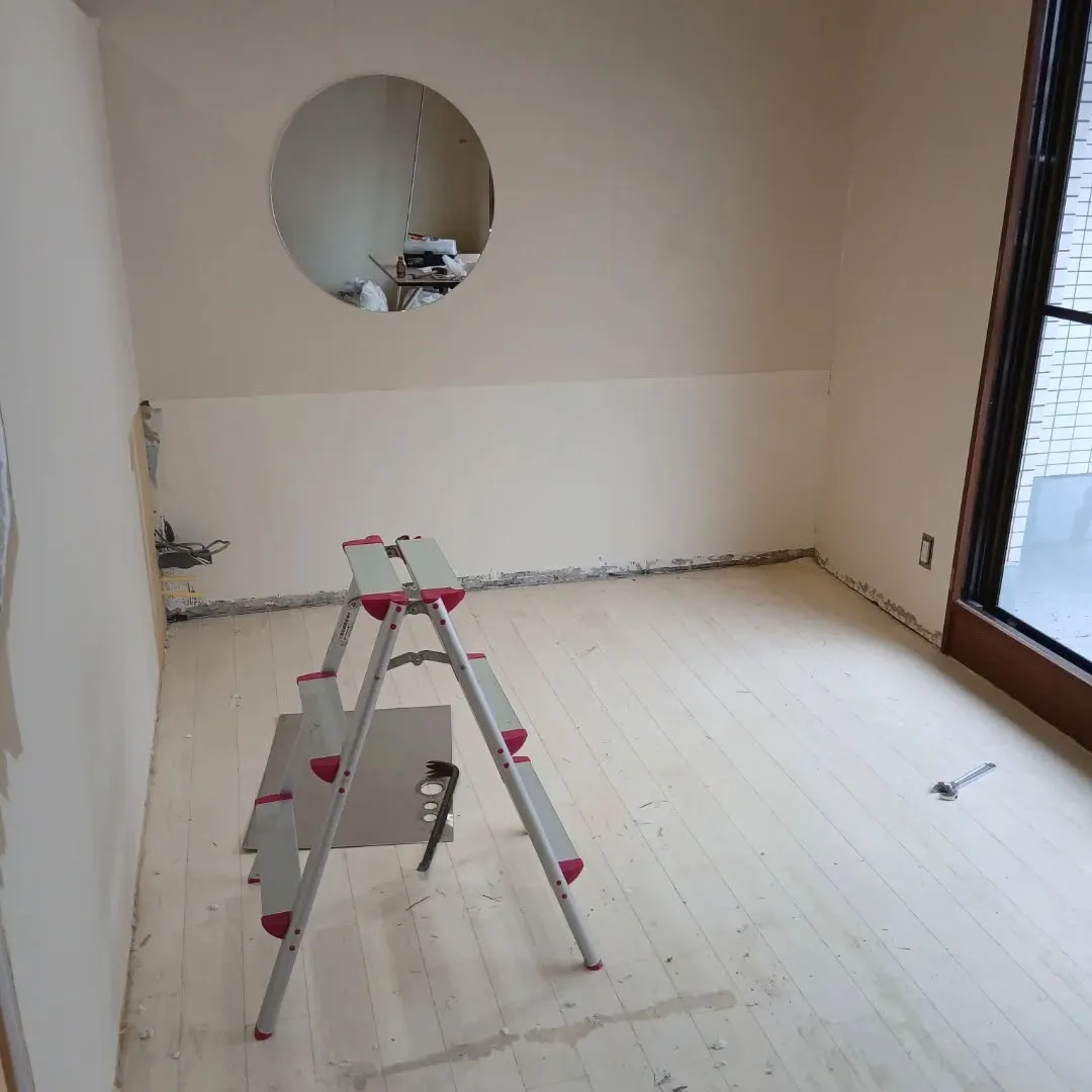 私たちは、駅前ビルのテナントの現状回復工事を無事に完了しまし...