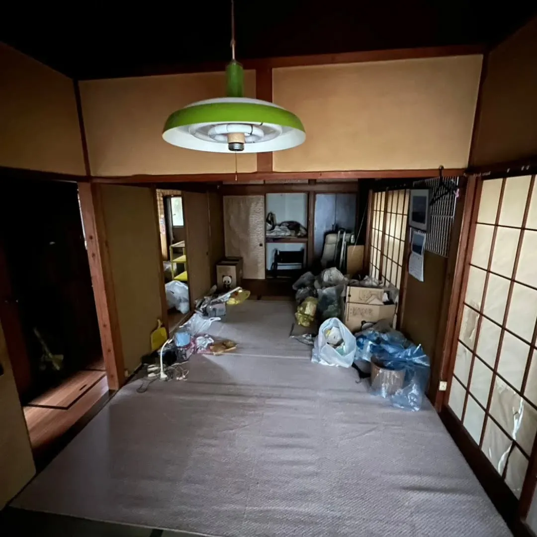 中央区で戸建ての残地物撤去作業でした。