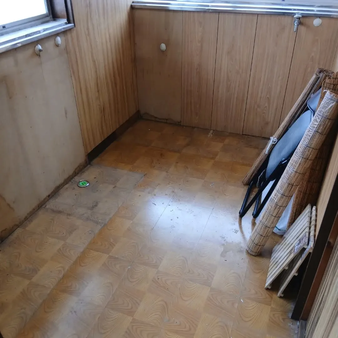 中央区で戸建ての残地物撤去作業でした。