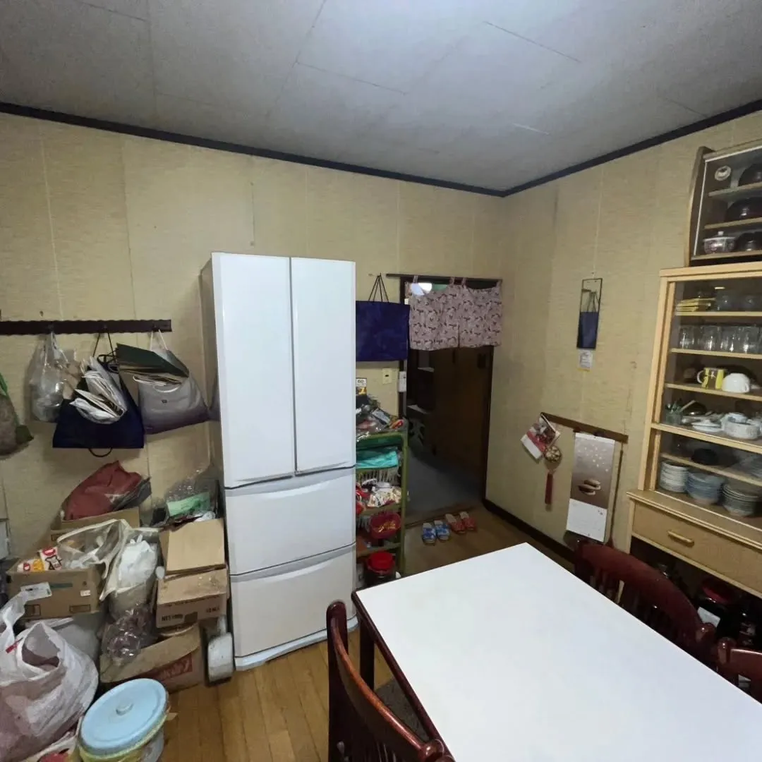 今回の作業は、建物解体に伴う残地物の回収作業です✨