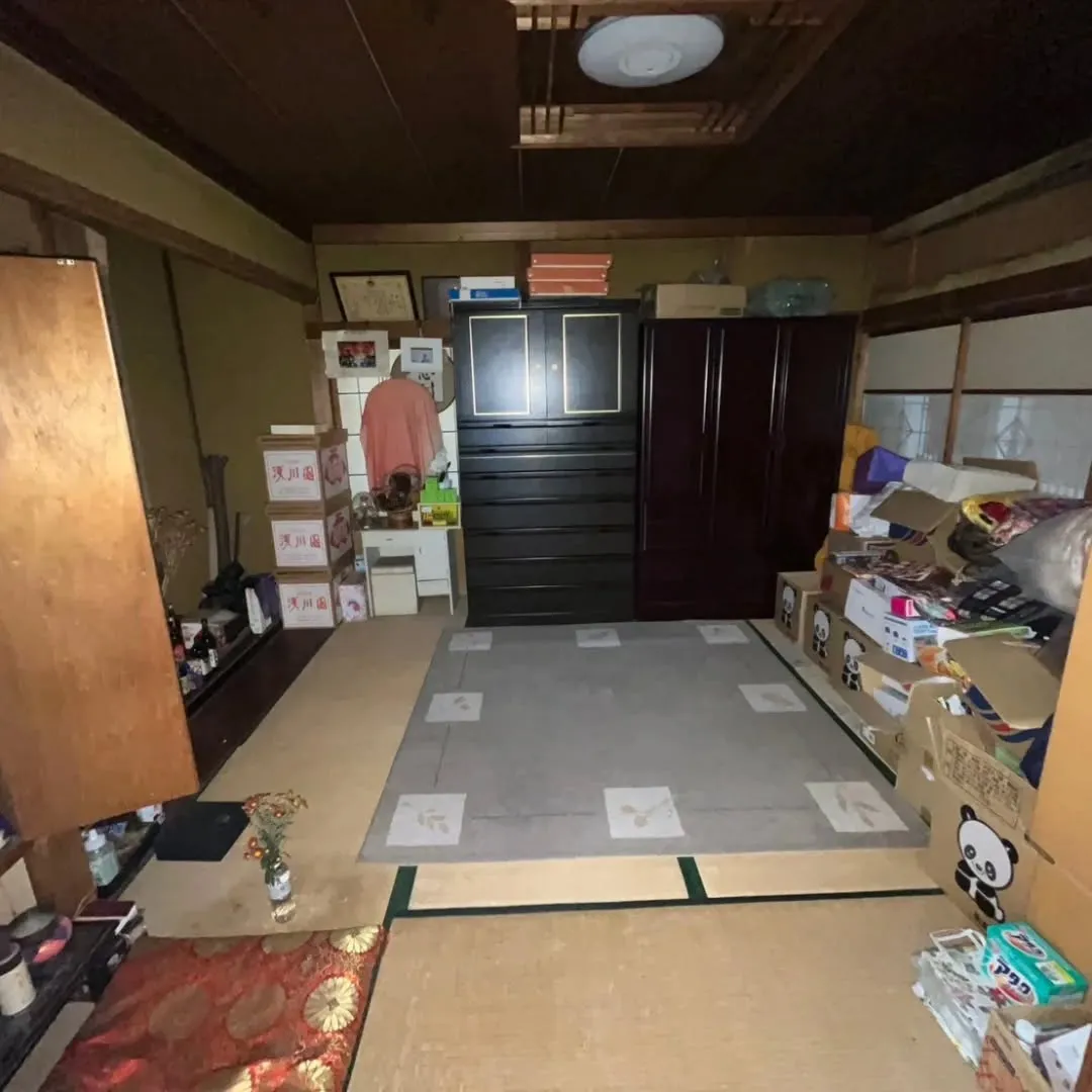 今回の作業は、建物解体に伴う残地物の回収作業です✨