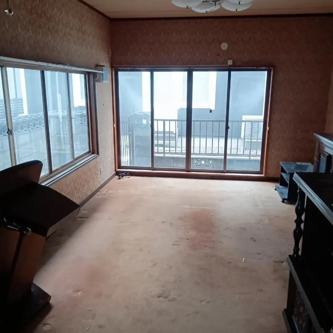 今回の作業は、建物解体に伴う残地物の回収作業です✨