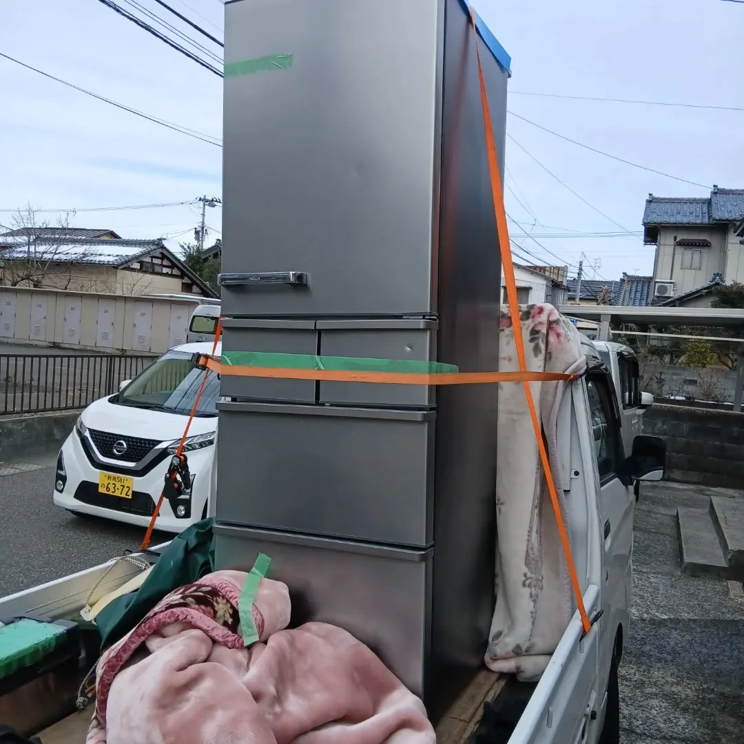 新潟市江南区で冷蔵庫の引っ越し作業と古い冷蔵庫の回収を行いま...
