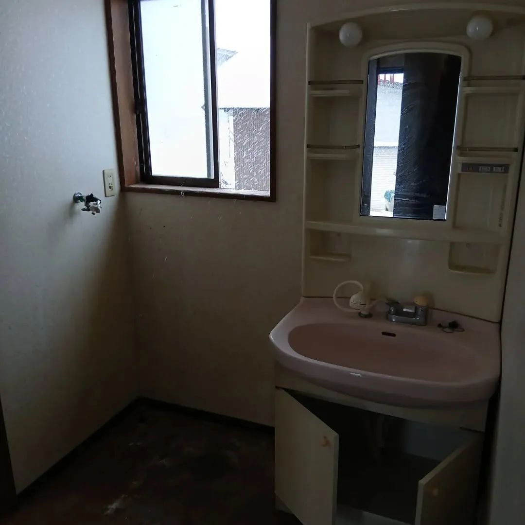 長岡市栃尾で空き家整理┃一軒家の残地物撤去作業事例