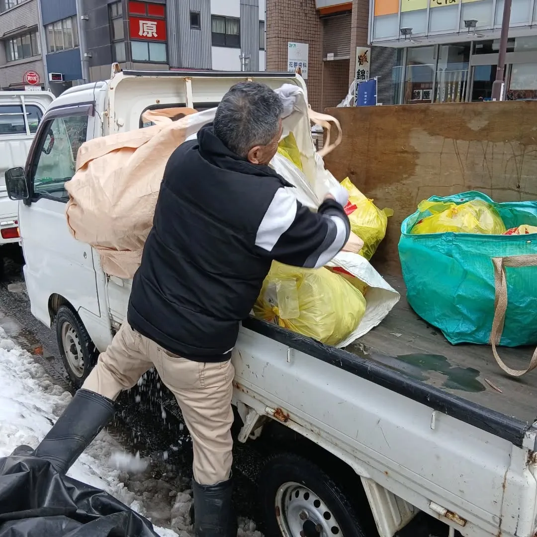 ​出しそびれたゴミが山積みに！1袋から大量処分までプロがまと...