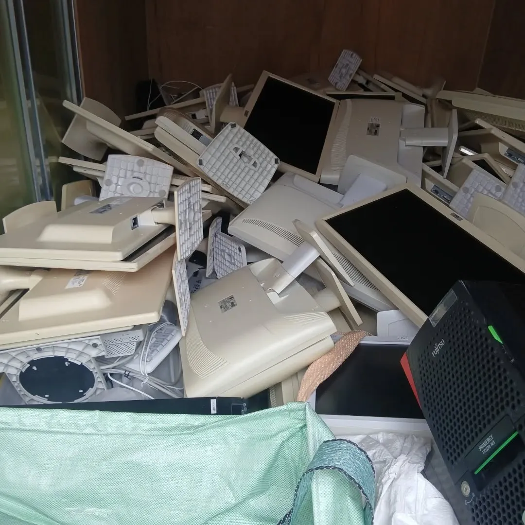 阿賀野市|中学校のPC100台回収!個人情報処理&海外輸出も